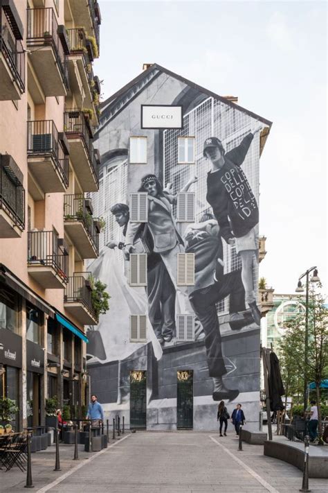 The new Gucci art wall invades the streets of Milan 